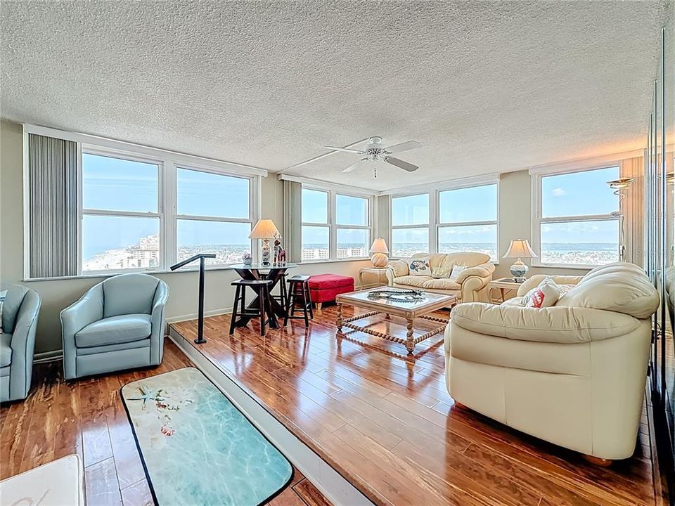 待售: $749,000 (2 贝兹, 2 浴室, 1450 平方英尺)