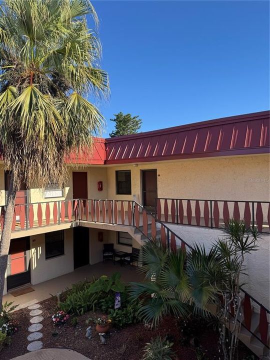 For Sale: $79,900 (1 beds, 1 baths, 780 Square Feet)