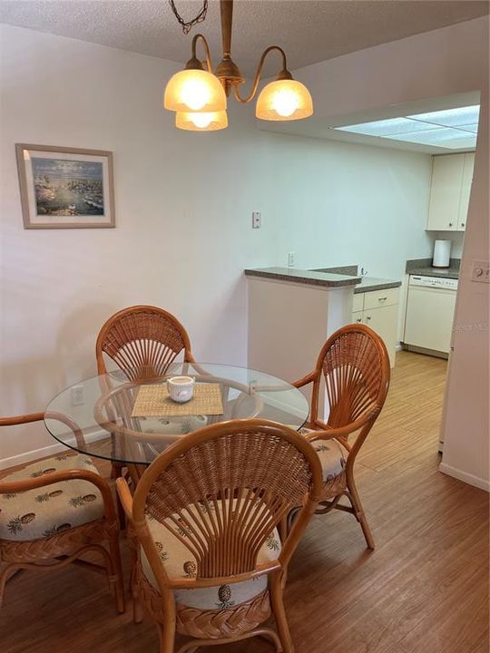 For Sale: $79,900 (1 beds, 1 baths, 780 Square Feet)