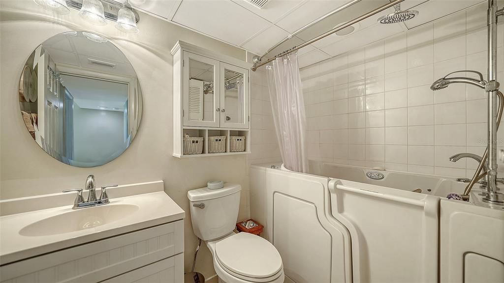 待售: $289,000 (1 贝兹, 1 浴室, 651 平方英尺)