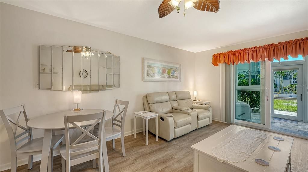 待售: $289,000 (1 贝兹, 1 浴室, 651 平方英尺)