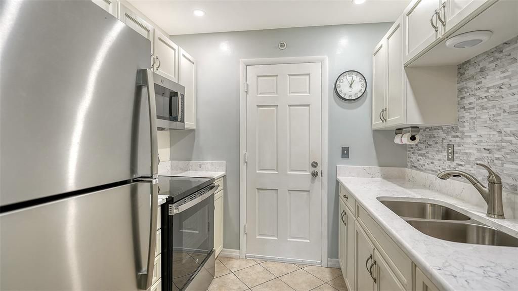 待售: $289,000 (1 贝兹, 1 浴室, 651 平方英尺)