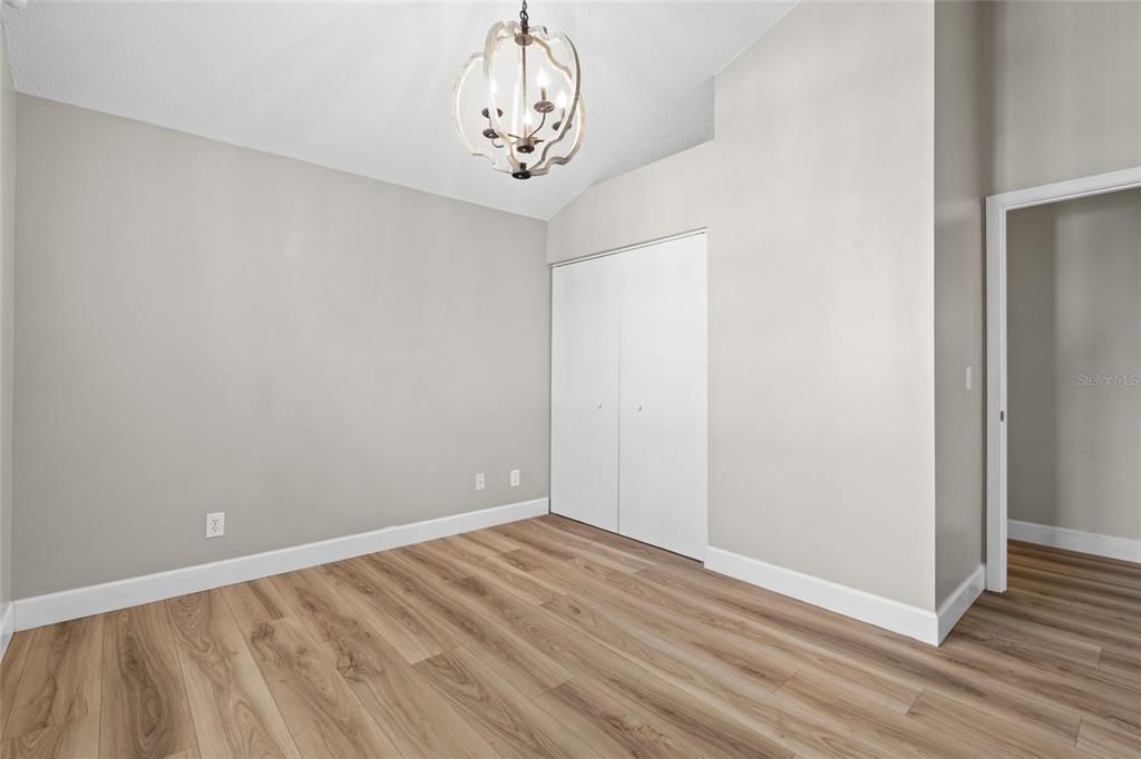 For Sale: $315,000 (2 beds, 2 baths, 897 Square Feet)