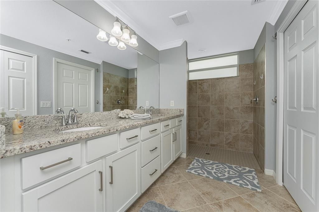 На продажу: $379,000 (2 спален, 2 ванн, 1655 Квадратных фут)