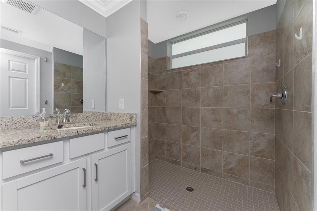 На продажу: $379,000 (2 спален, 2 ванн, 1655 Квадратных фут)