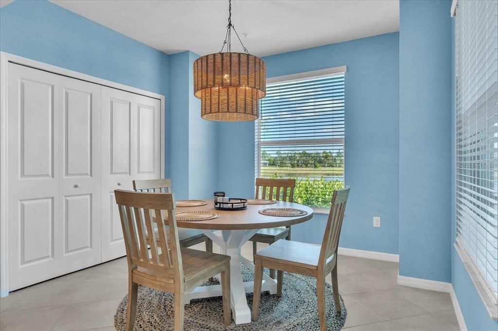 На продажу: $310,000 (2 спален, 2 ванн, 1438 Квадратных фут)