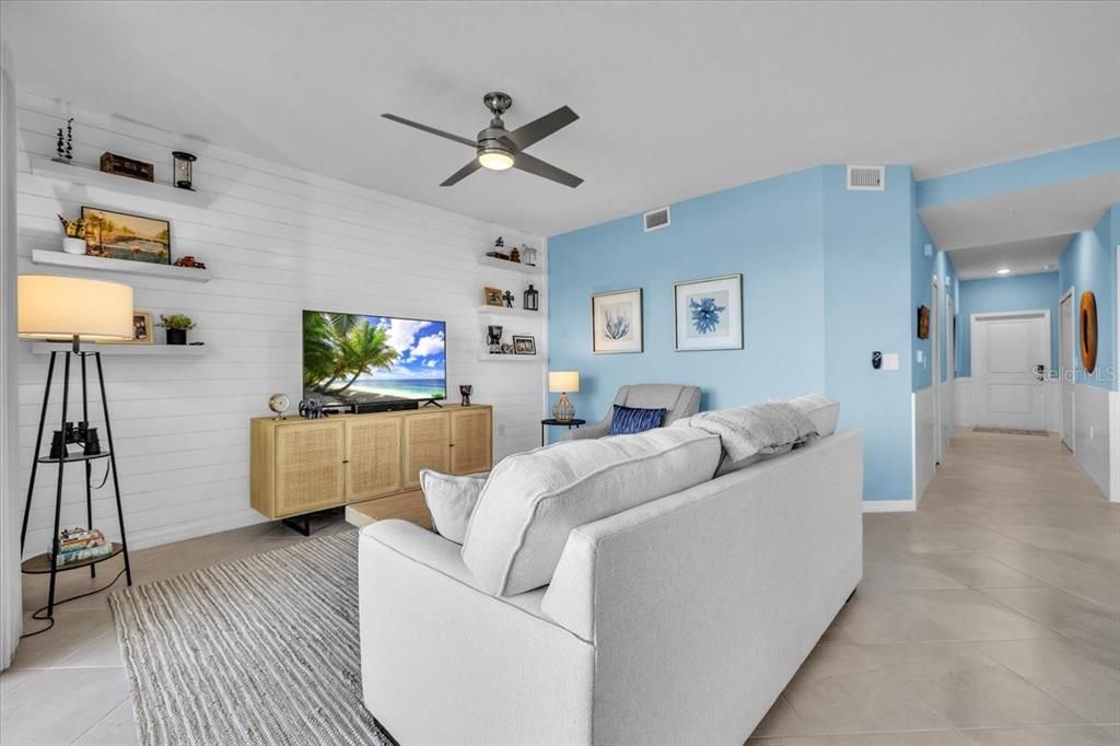 На продажу: $310,000 (2 спален, 2 ванн, 1438 Квадратных фут)