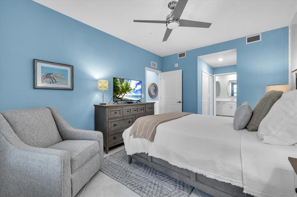 На продажу: $310,000 (2 спален, 2 ванн, 1438 Квадратных фут)