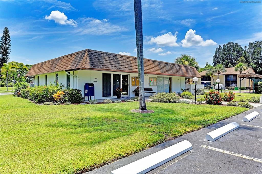 待售: $179,000 (2 贝兹, 2 浴室, 921 平方英尺)