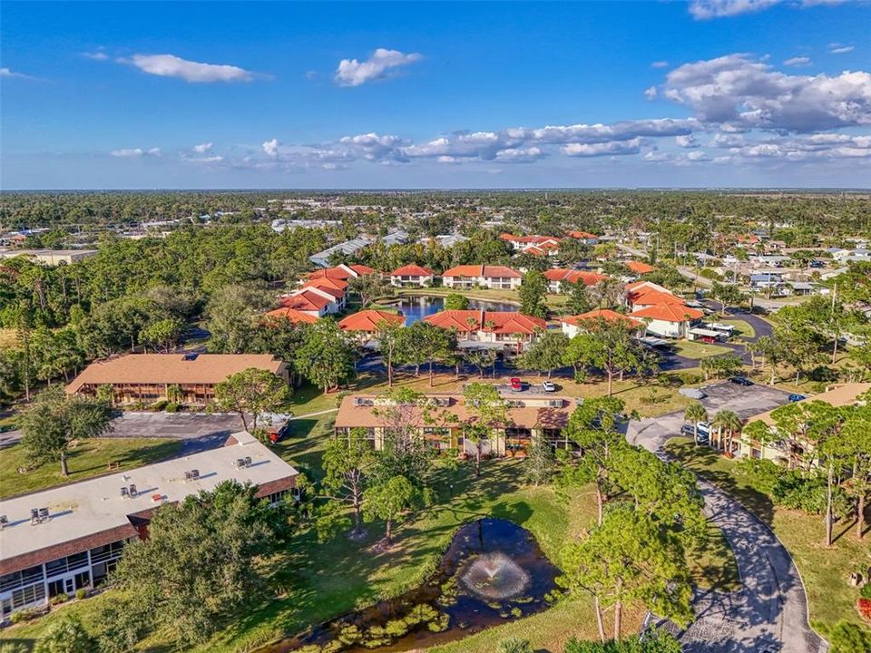 待售: $179,000 (2 贝兹, 2 浴室, 921 平方英尺)