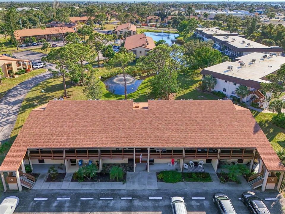 待售: $179,000 (2 贝兹, 2 浴室, 921 平方英尺)