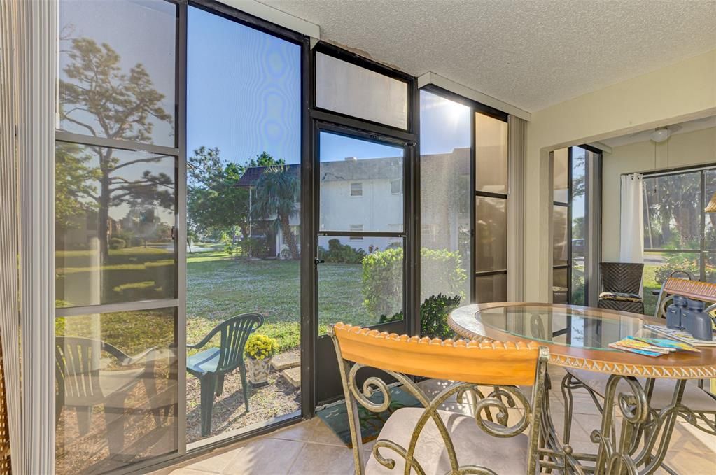 待售: $179,000 (2 贝兹, 2 浴室, 921 平方英尺)