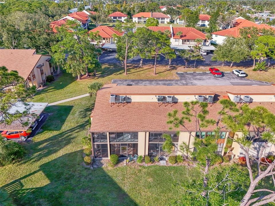 待售: $179,000 (2 贝兹, 2 浴室, 921 平方英尺)