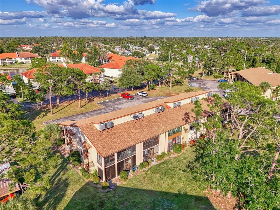 待售: $179,000 (2 贝兹, 2 浴室, 921 平方英尺)