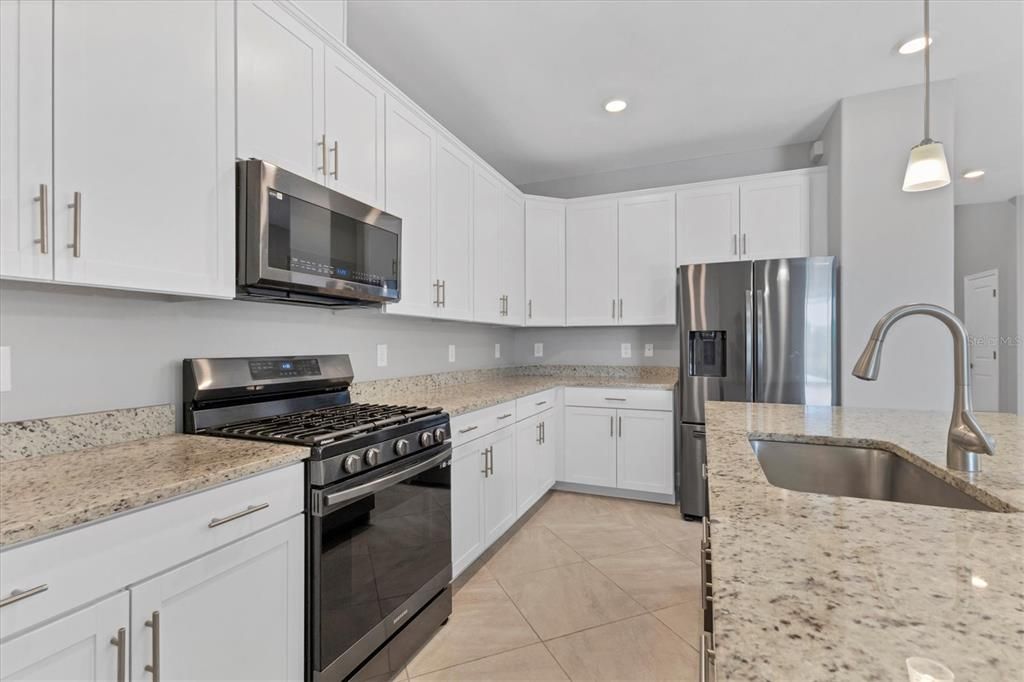 For Sale: $525,000 (3 beds, 3 baths, 1840 Square Feet)