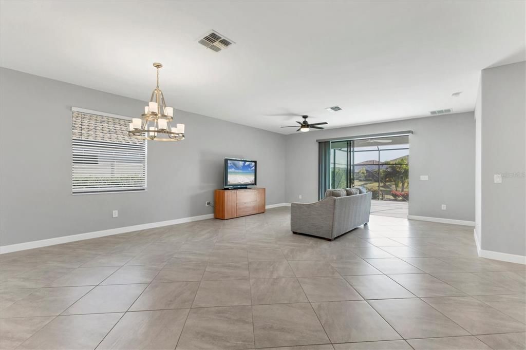 For Sale: $525,000 (3 beds, 3 baths, 1840 Square Feet)