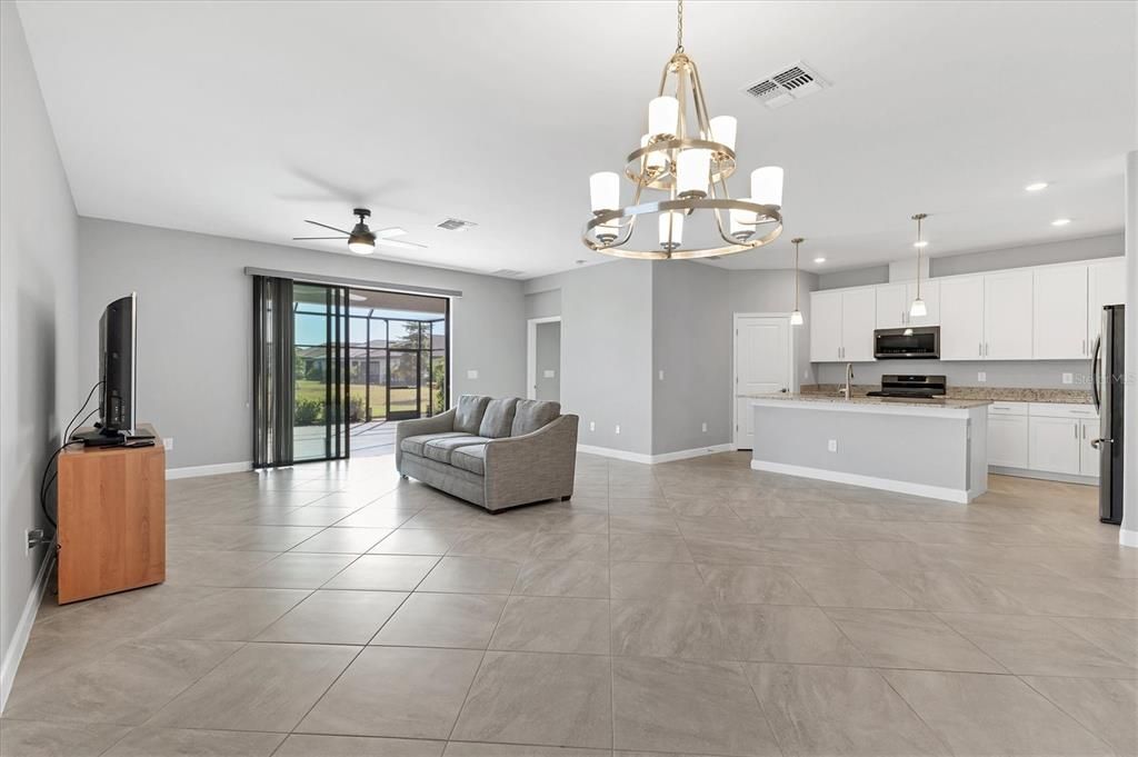 For Sale: $525,000 (3 beds, 3 baths, 1840 Square Feet)