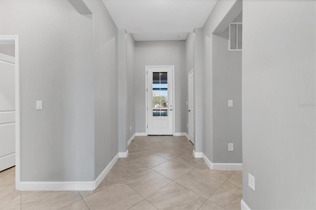 For Sale: $525,000 (3 beds, 3 baths, 1840 Square Feet)