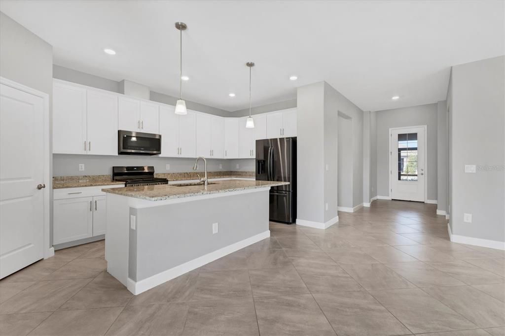 For Sale: $525,000 (3 beds, 3 baths, 1840 Square Feet)