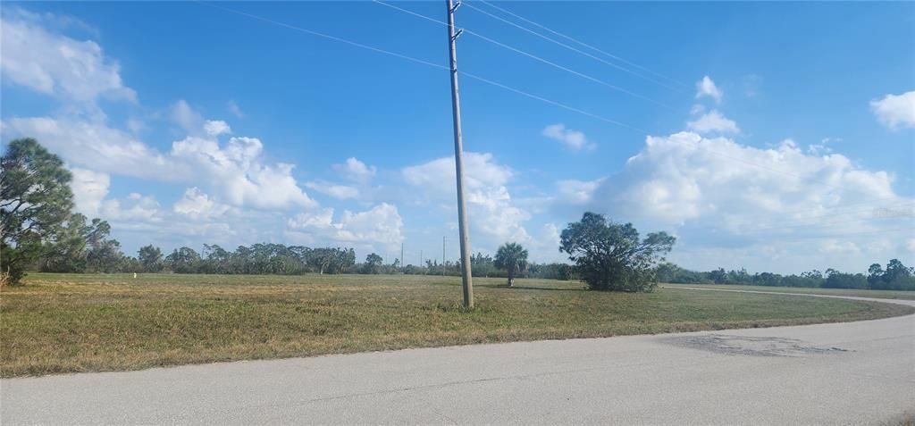 На продажу: $19,500 (0.17 acres)