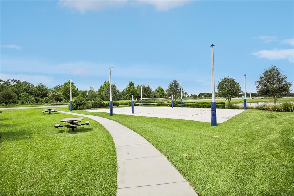 出租: $2,700 (4 贝兹, 3 浴室, 2000 平方英尺)