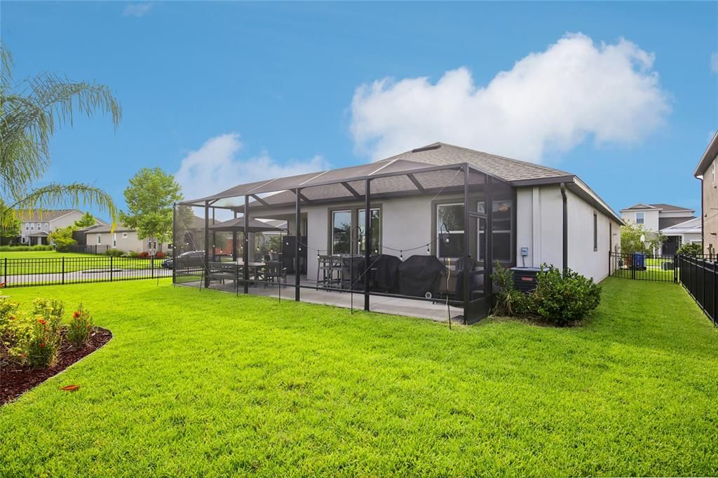 出租: $2,700 (4 贝兹, 3 浴室, 2000 平方英尺)