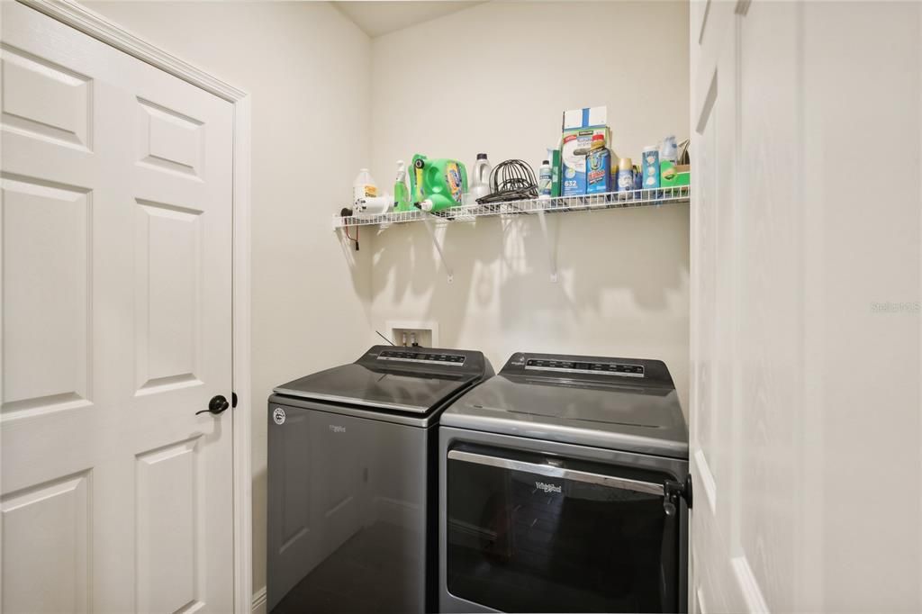 出租: $2,700 (4 贝兹, 3 浴室, 2000 平方英尺)