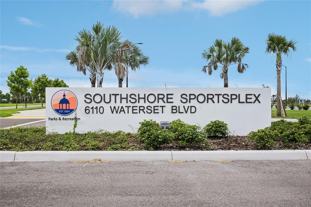 出租: $2,700 (4 贝兹, 3 浴室, 2000 平方英尺)