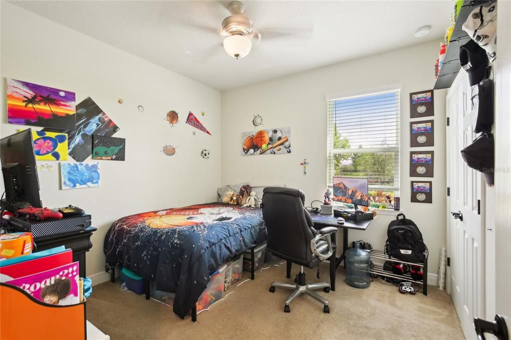 出租: $2,700 (4 贝兹, 3 浴室, 2000 平方英尺)