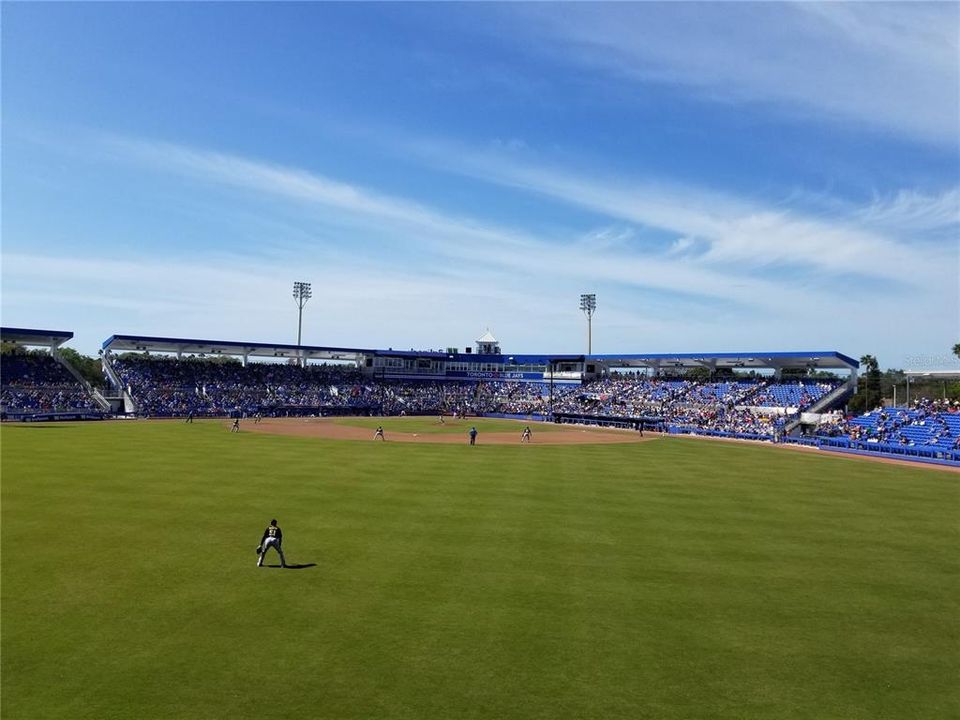 合同活跃: $364,900 (2 贝兹, 2 浴室, 1110 平方英尺)