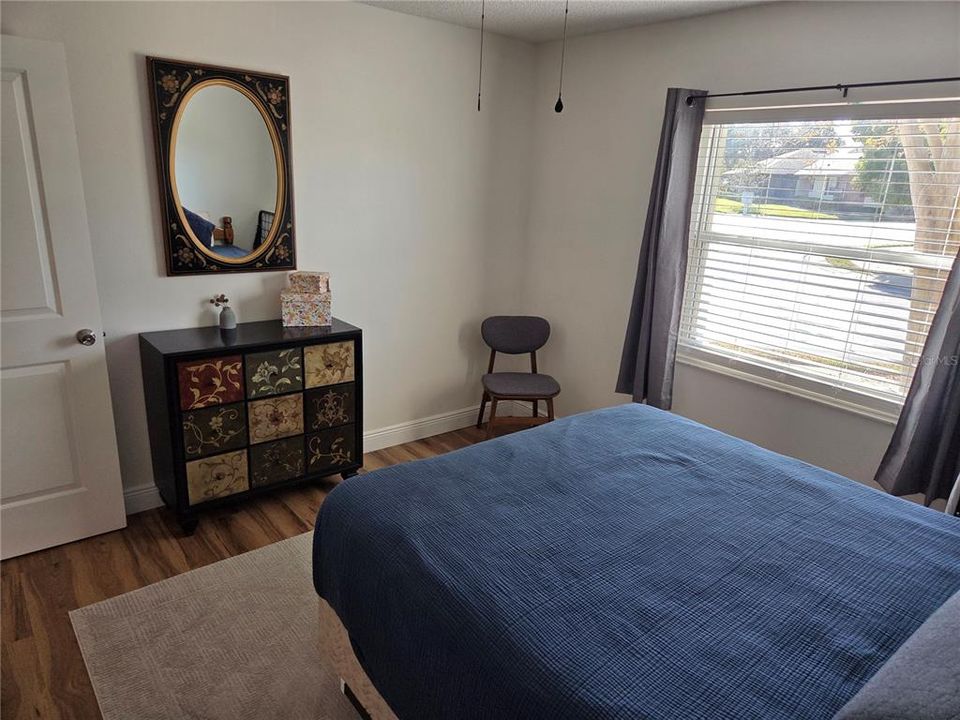 合同活跃: $364,900 (2 贝兹, 2 浴室, 1110 平方英尺)