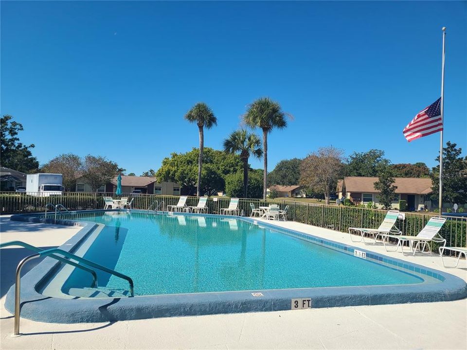 合同活跃: $364,900 (2 贝兹, 2 浴室, 1110 平方英尺)