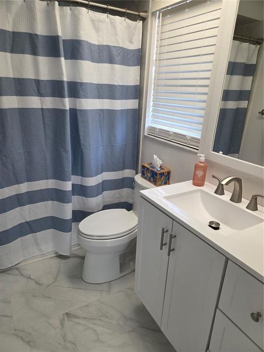 合同活跃: $364,900 (2 贝兹, 2 浴室, 1110 平方英尺)