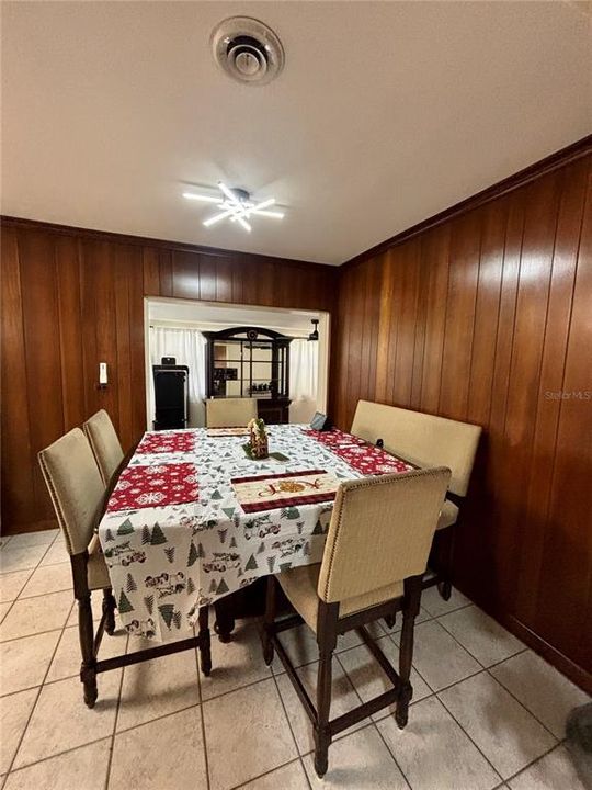 待售: $249,900 (3 贝兹, 1 浴室, 1266 平方英尺)