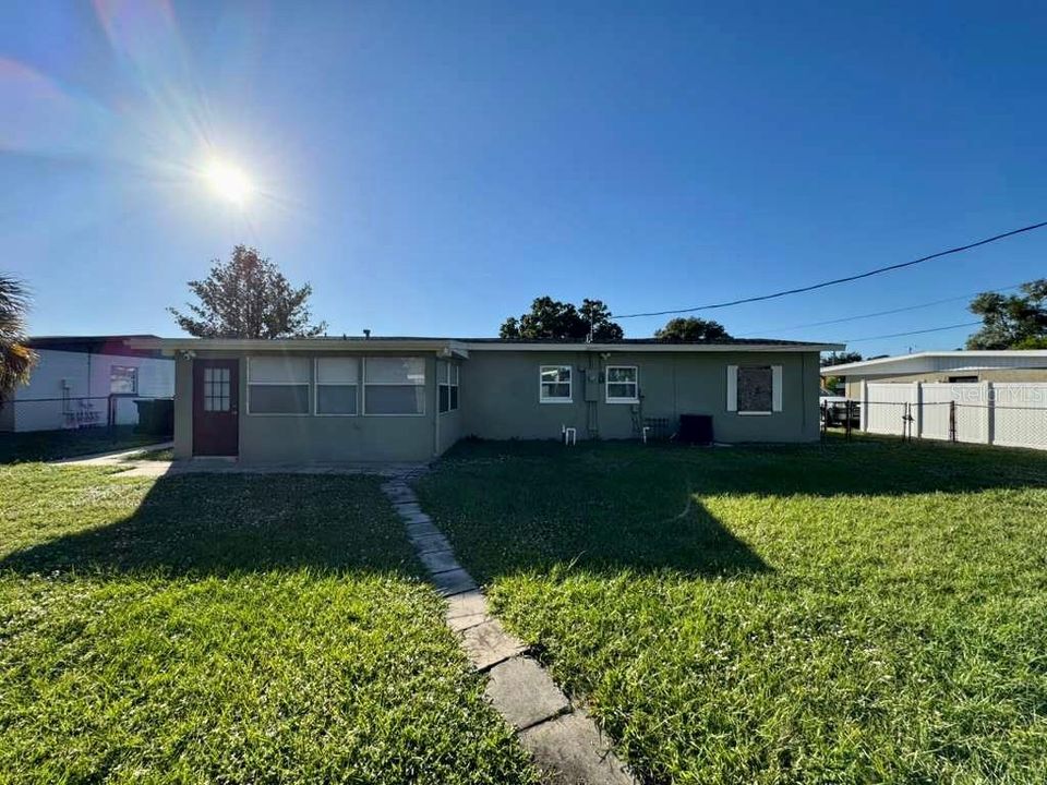 待售: $249,900 (3 贝兹, 1 浴室, 1266 平方英尺)