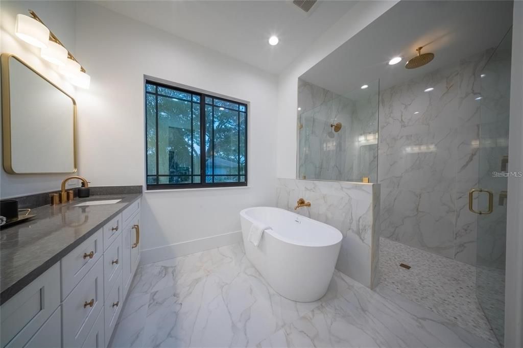 На продажу: $1,775,000 (6 спален, 4 ванн, 2743 Квадратных фут)