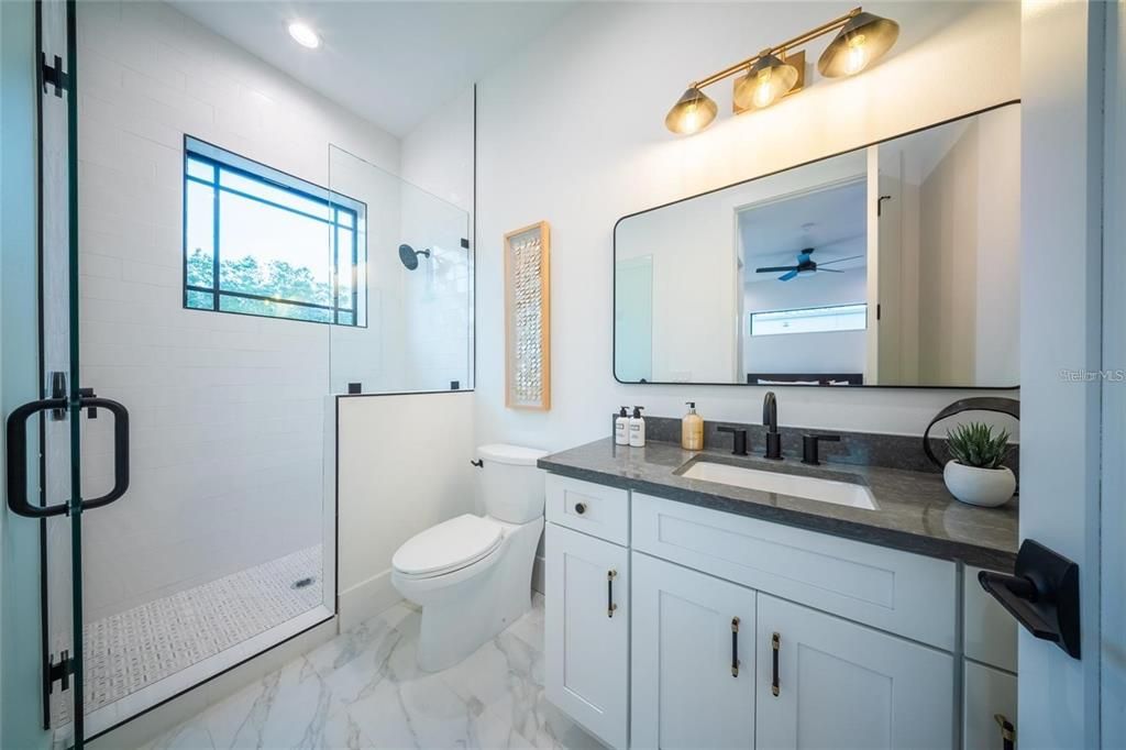 На продажу: $1,775,000 (6 спален, 4 ванн, 2743 Квадратных фут)