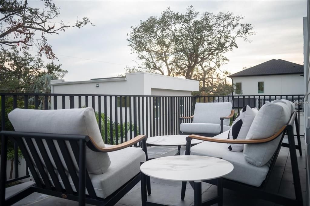 На продажу: $1,775,000 (6 спален, 4 ванн, 2743 Квадратных фут)