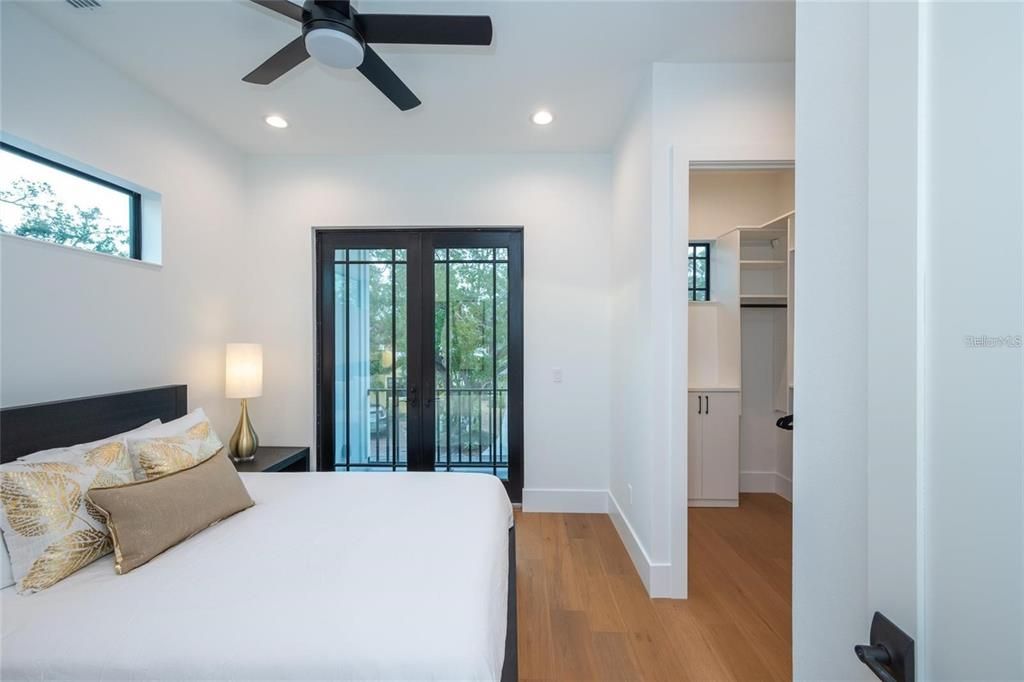 На продажу: $1,775,000 (6 спален, 4 ванн, 2743 Квадратных фут)