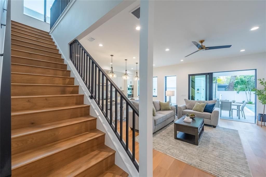 На продажу: $1,775,000 (6 спален, 4 ванн, 2743 Квадратных фут)