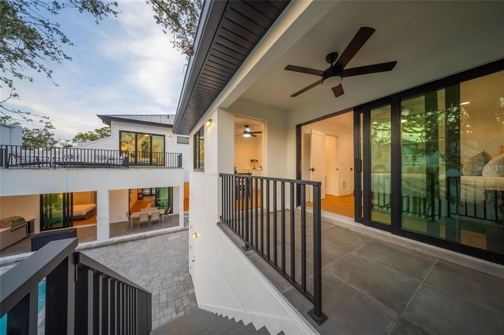 На продажу: $1,775,000 (6 спален, 4 ванн, 2743 Квадратных фут)