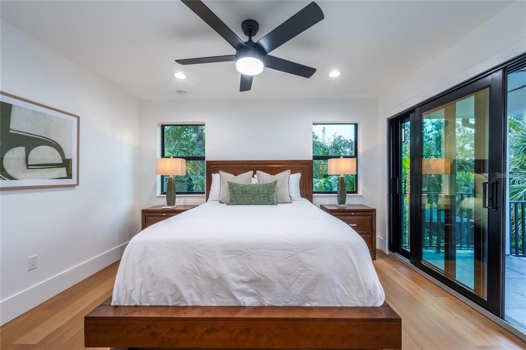 На продажу: $1,775,000 (6 спален, 4 ванн, 2743 Квадратных фут)