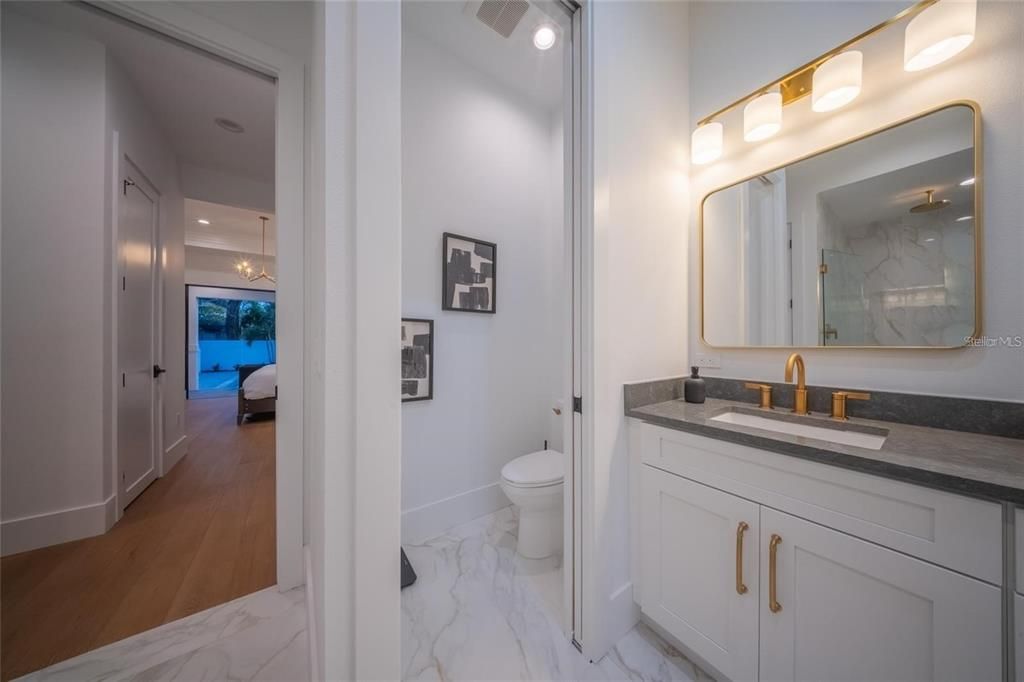 На продажу: $1,775,000 (6 спален, 4 ванн, 2743 Квадратных фут)