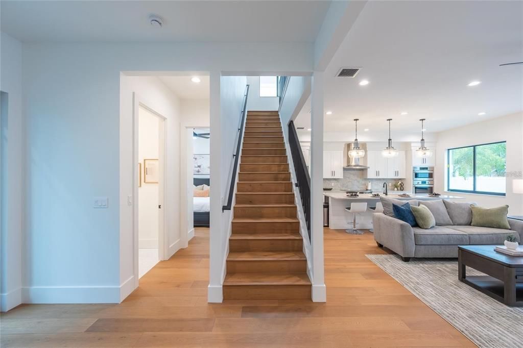 На продажу: $1,775,000 (6 спален, 4 ванн, 2743 Квадратных фут)