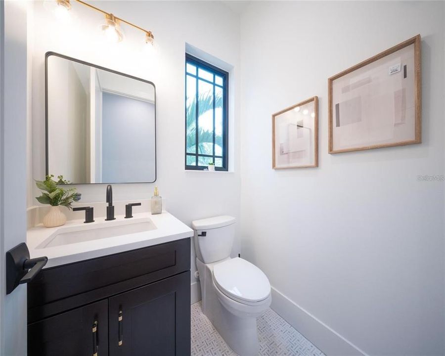 На продажу: $1,775,000 (6 спален, 4 ванн, 2743 Квадратных фут)