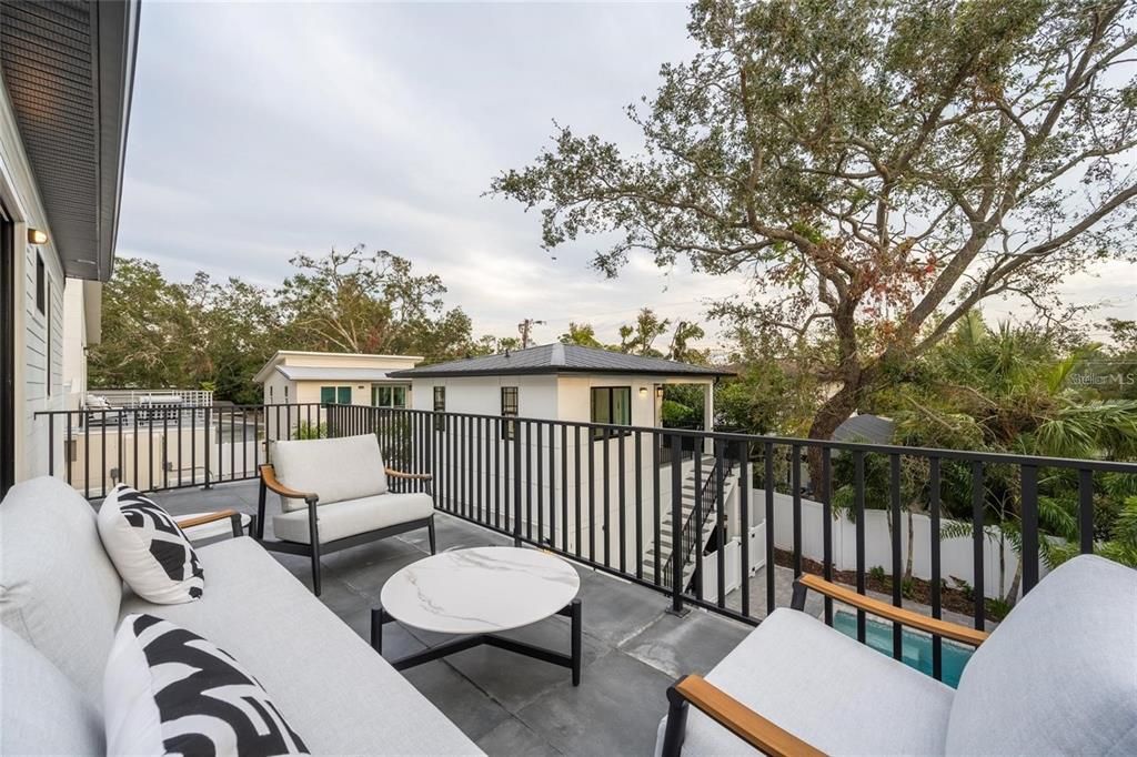 На продажу: $1,775,000 (6 спален, 4 ванн, 2743 Квадратных фут)