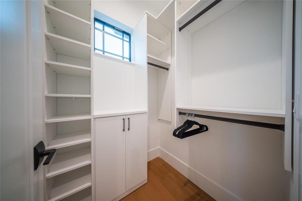 На продажу: $1,775,000 (6 спален, 4 ванн, 2743 Квадратных фут)