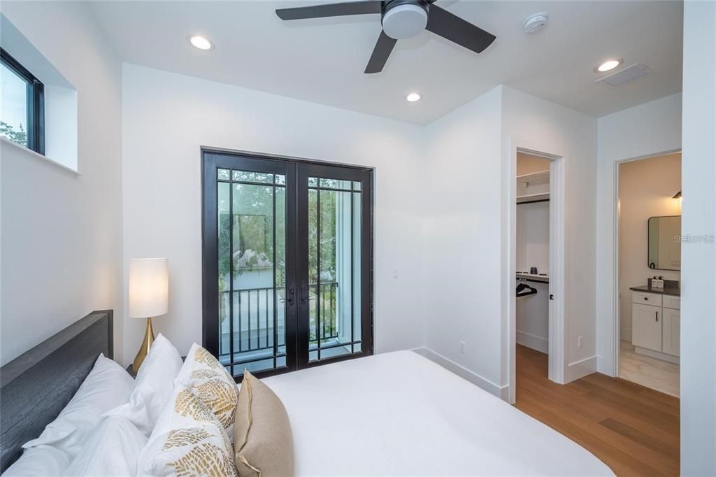 На продажу: $1,775,000 (6 спален, 4 ванн, 2743 Квадратных фут)