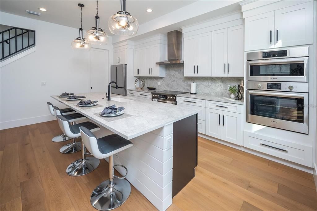 На продажу: $1,775,000 (6 спален, 4 ванн, 2743 Квадратных фут)