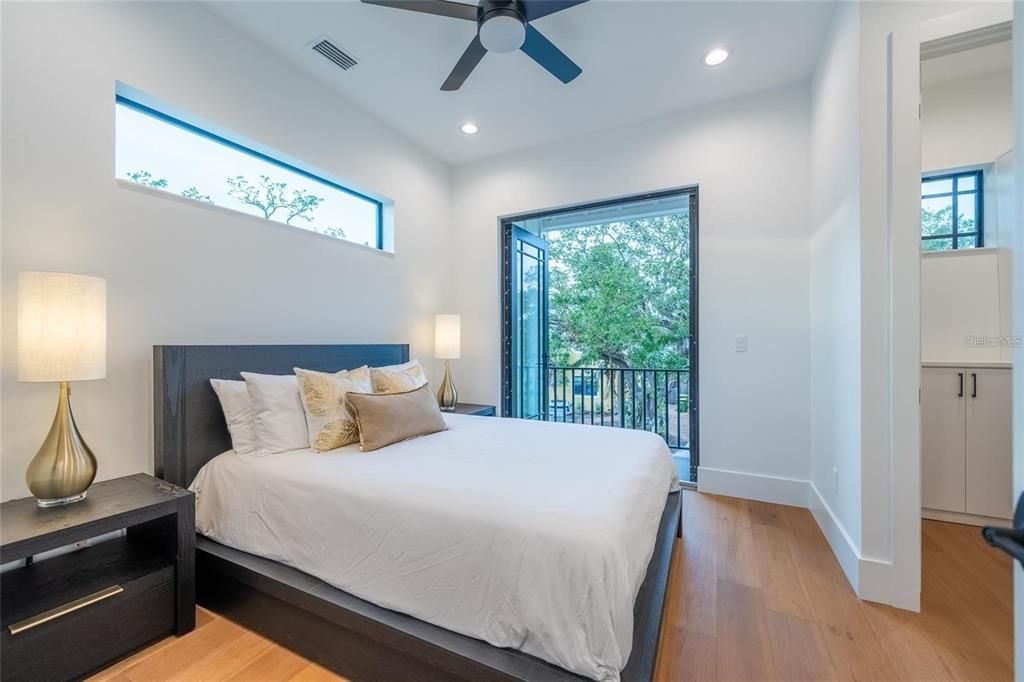 На продажу: $1,775,000 (6 спален, 4 ванн, 2743 Квадратных фут)